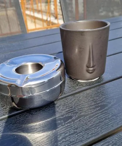 тони 1 с панорамна морска гледка и паркинг Varna