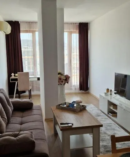 тони 1 с панорамна морска гледка и паркинг * Varna