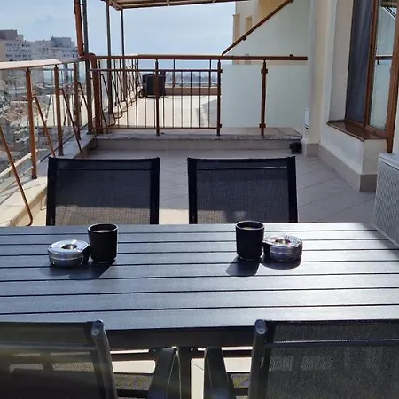 тони 1 с панорамна морска гледка и паркинг * 바르나