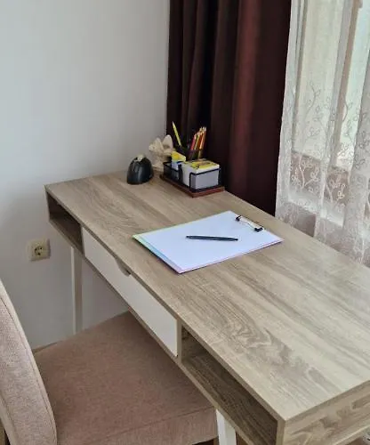 тони 1 с панорамна морска гледка и паркинг 바르나